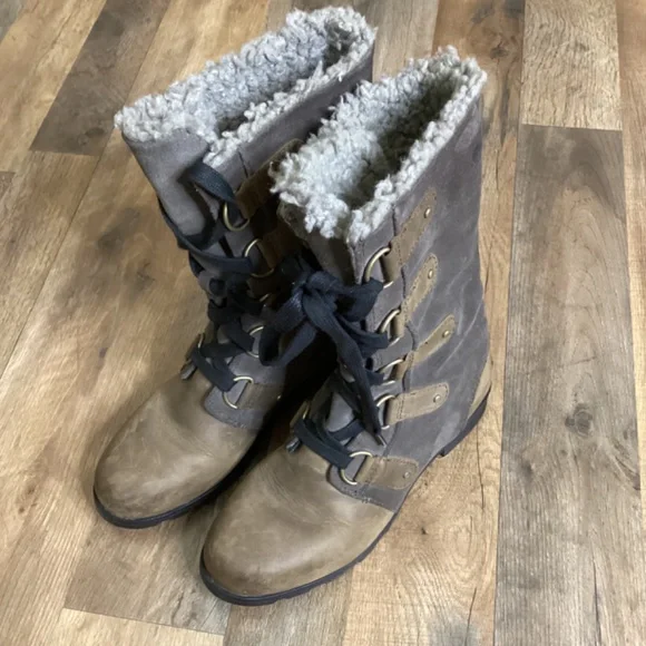 Sorel Boots EMILIE Lace Up Leather Suede Waterproof  Womens Size 8.5 - Picture 2 of 6
